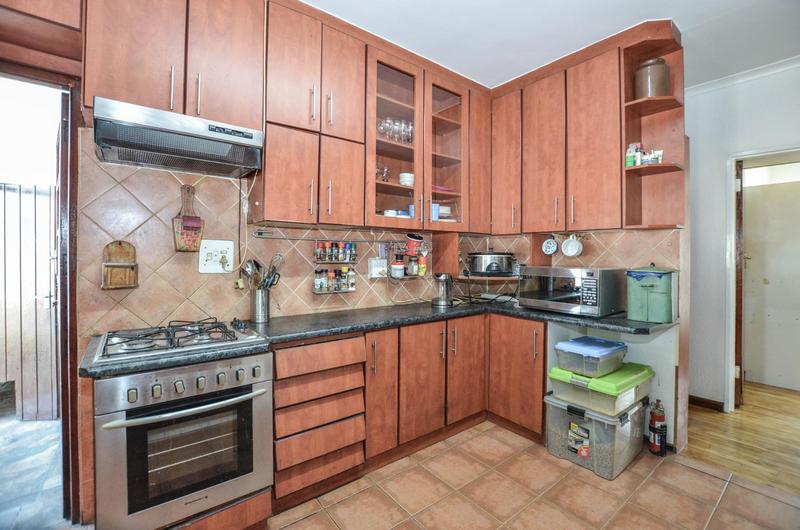6 Bedroom Property for Sale in Parow North Western Cape